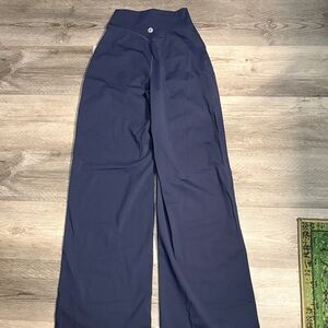 OQQ Navy Wide-Leg flare Women's leggings buttery soft size small new